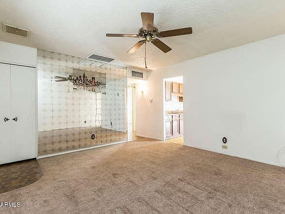 5th image of 2801 N 49th Dr