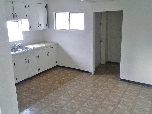 Just look at all the cubboard space!