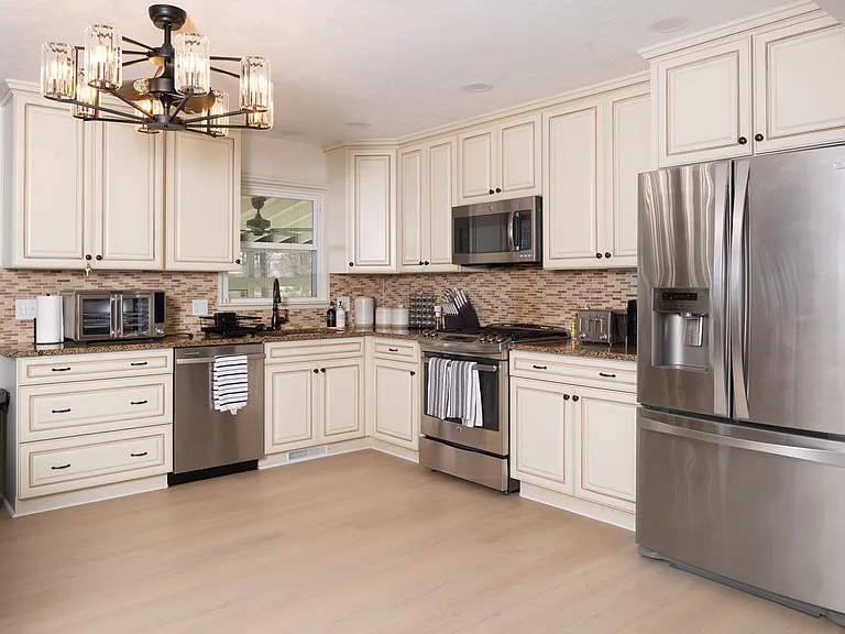 389 Lake Park Dr — Photo 11