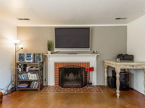 5th image of 331 Knowles Hill Dr