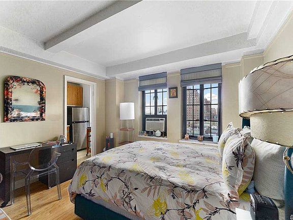 2nd image of 201 W 16th St #Penthouse Penthouse