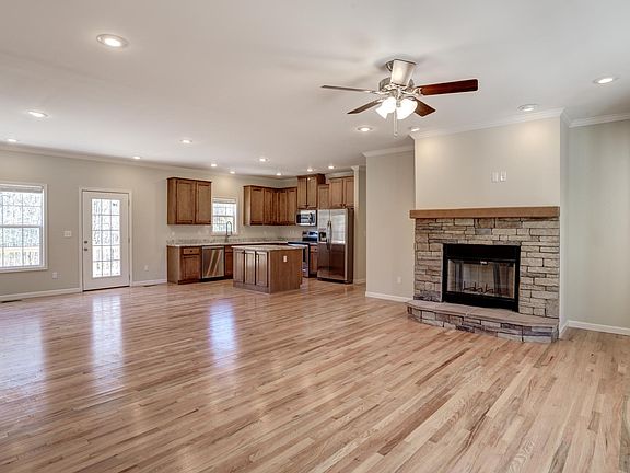 4th image of 265 Lewis Creek Dr