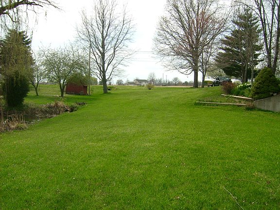 Side Yard w/ Garden Shed
