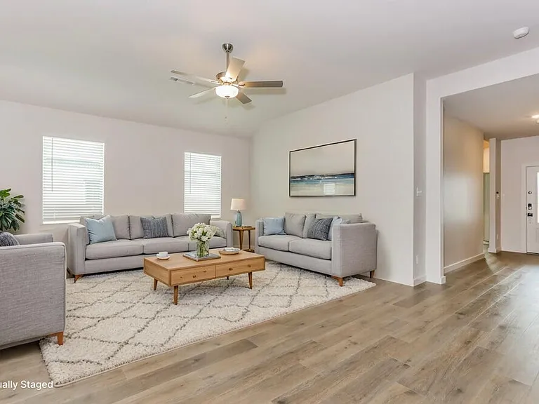 208 Julian Davis Dr — Photo 4