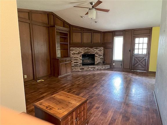 2nd image of 2127 Summer Dr