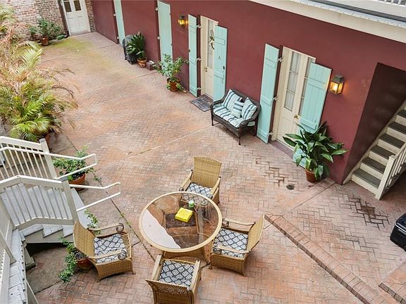 2nd image of 237 Dauphine St APT 8