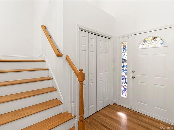 5th image of 11 Rachel Dr