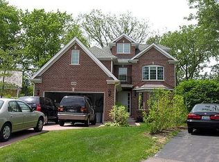 2630 Laurel Ln, Wilmette, IL 60091