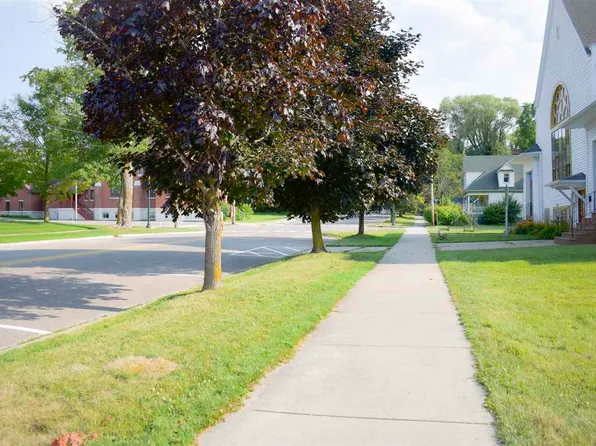 S Park St, Boyne City, MI 49712