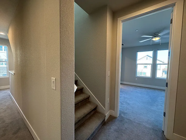 1684 Spring St — Photo 32