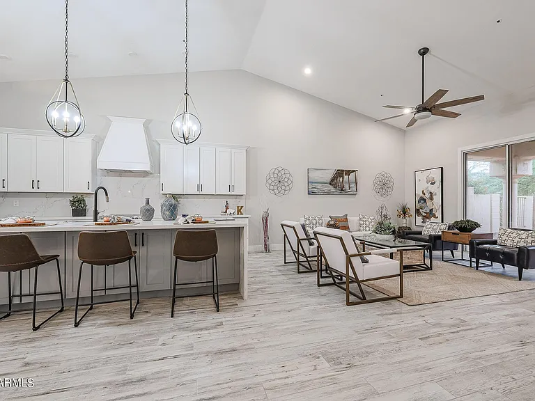8941 E Maple Dr — Photo 28