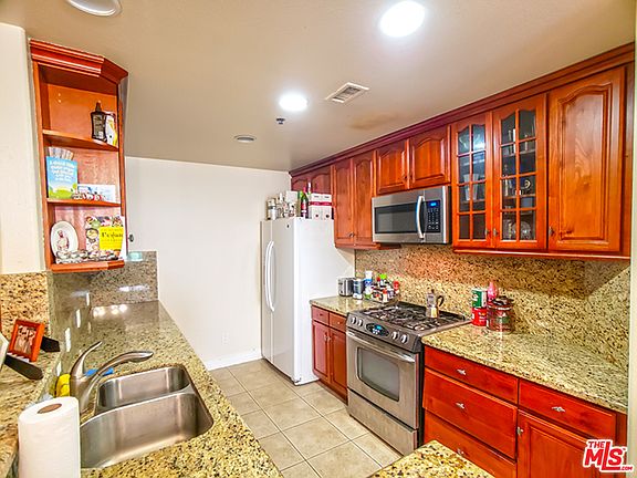 3rd image of 5132 Maplewood Ave APT 201