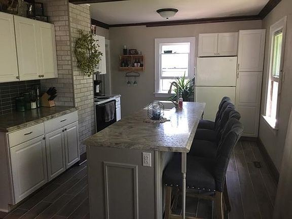 3rd image of 1123 East Ave S