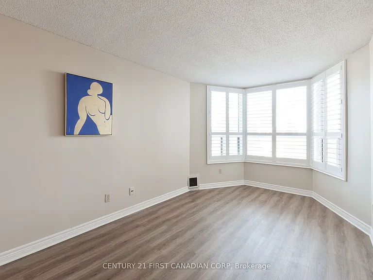600 Talbot St #412 — Photo 27
