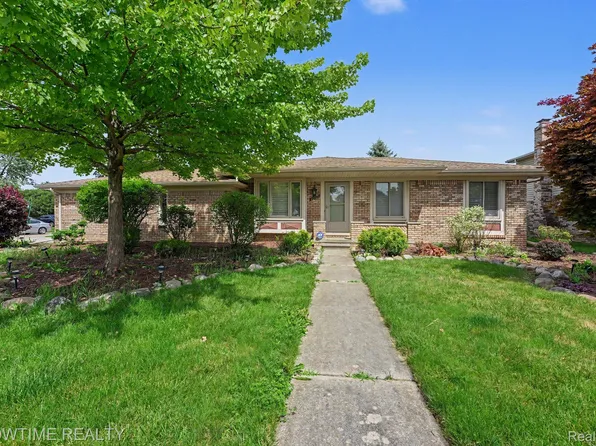 40298 Sandy Dr, Clinton Township, MI 48038