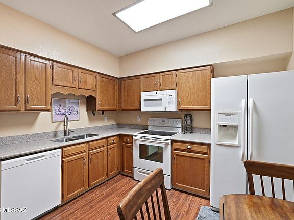 5th image of 1425 W Placita Apache