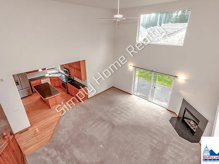 4100 Campus Green Dr NE — Photo 20