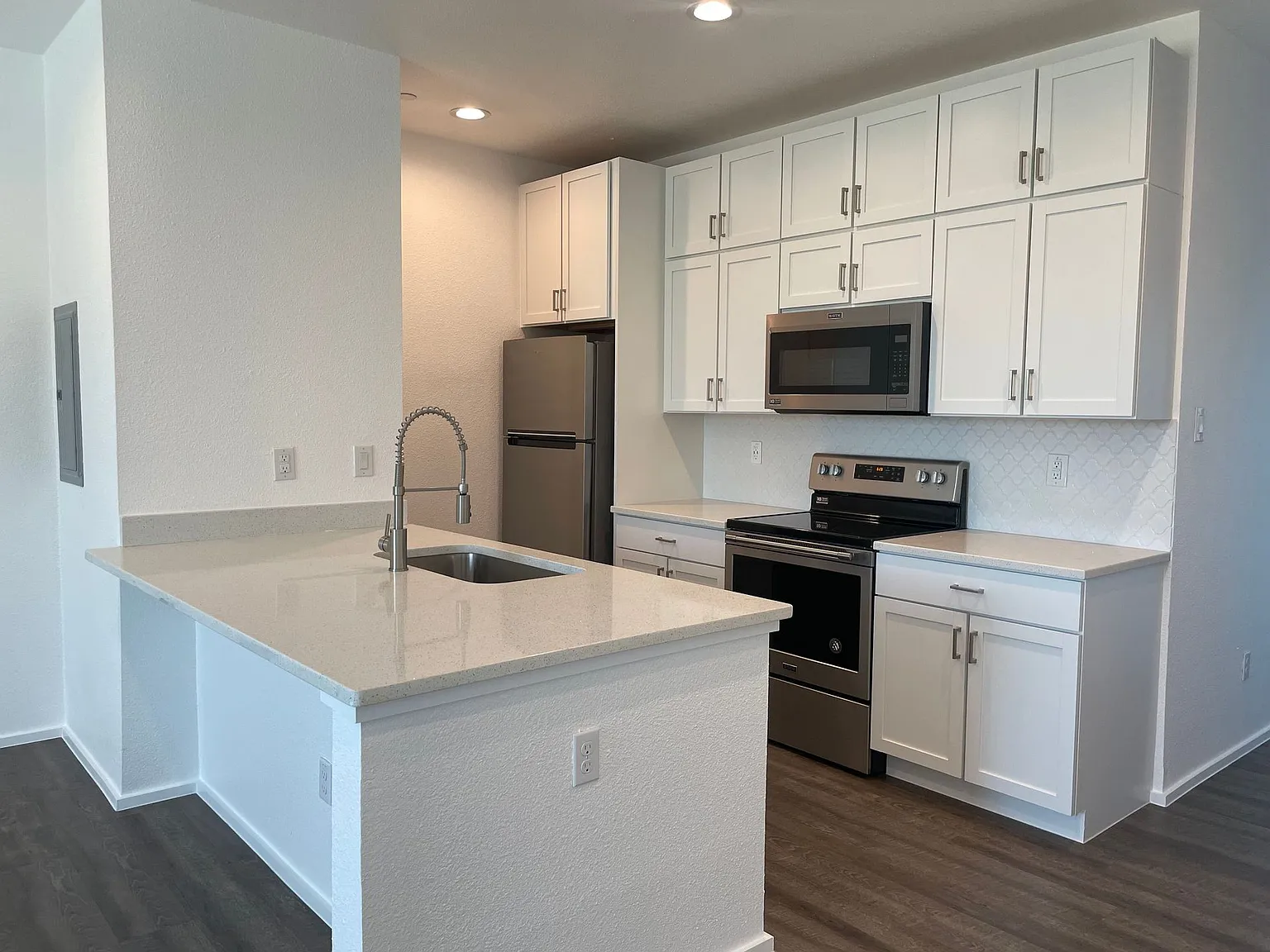 3275 Dallas St — Photo 4