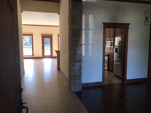 5th image of 6102 Laurel Ct