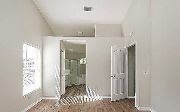3rd image of 1417 New Britain Dr