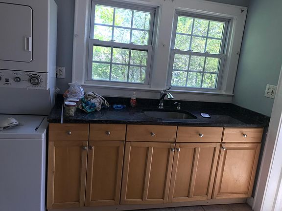 2nd image of 100 Cedar Ave Floor 2