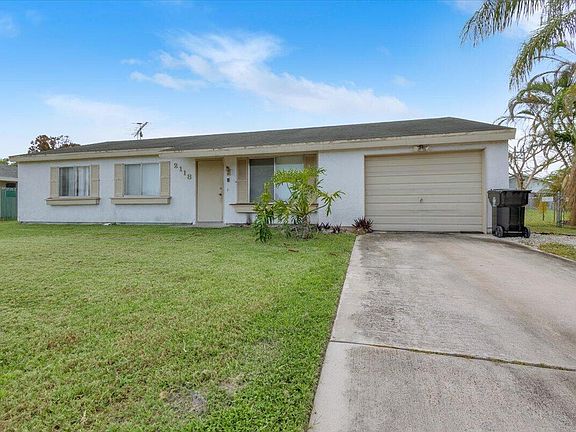 4th image of 2118 SW Airoso Boulevard