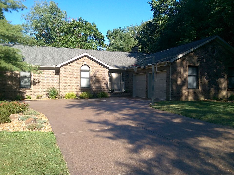 1st image of 5244 Woodridge Dr