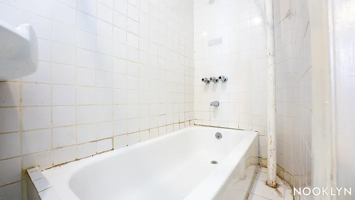 Rented by Nooklyn NYC LLC | media 11