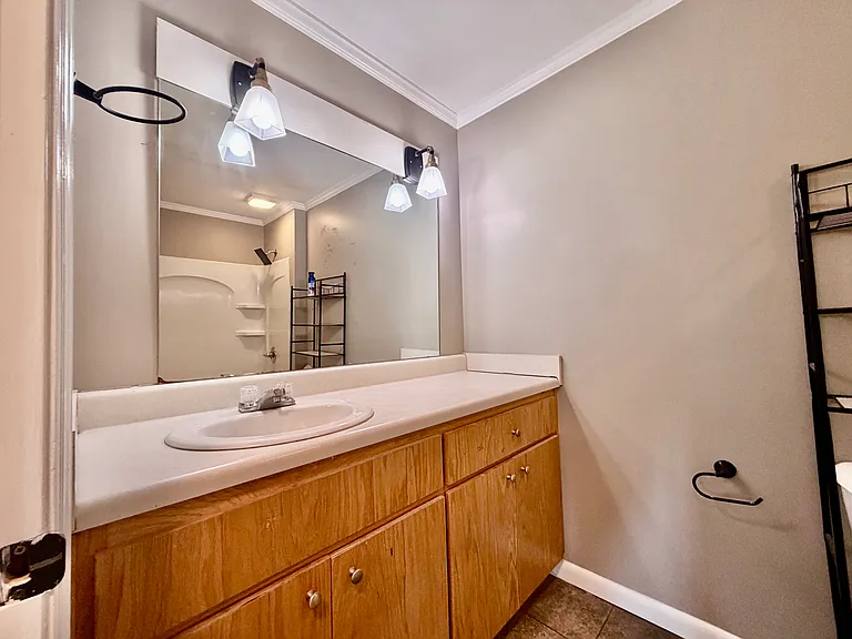 1005 Ridgewood Dr — Photo 9