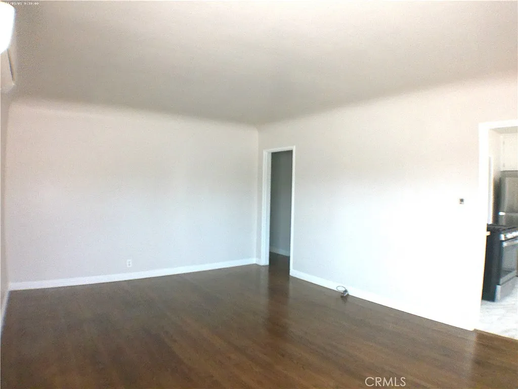 2 bed, 1045 sqft, $2,500 — Photo 4