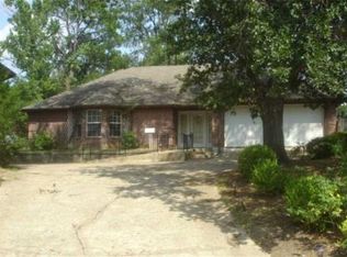 613 Club Cir, Tyler, TX 75702