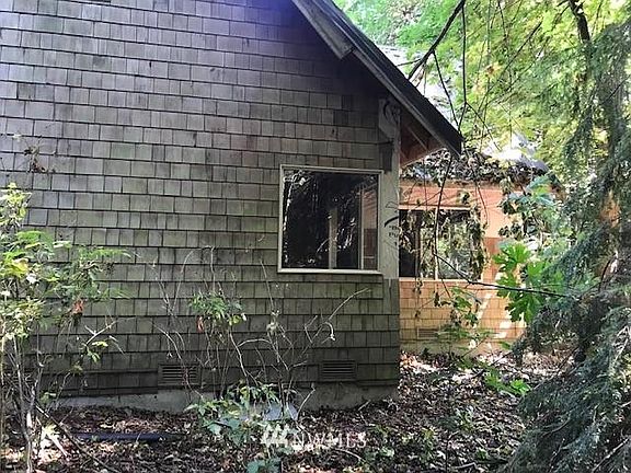 2nd image of 2748 Sandy Dr