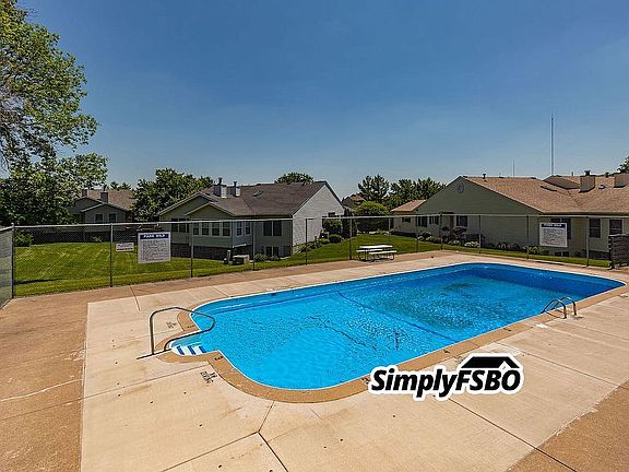 3rd image of 3387 Parkwild Dr