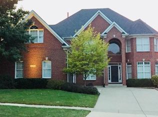 6726 Lakeview Ct, Woodridge, IL 60517
