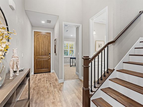 4th image of 5549 Kennedy Place