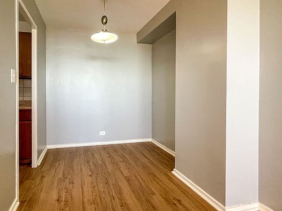 3rd image of 3950 N Lake Shore Dr APT 715