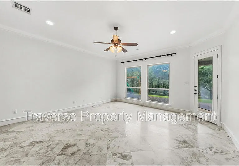 129 Acorn Ln — Photo 16