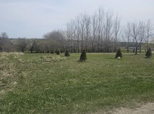 3096 Lake Front Dr, Jamestown, ND 58401