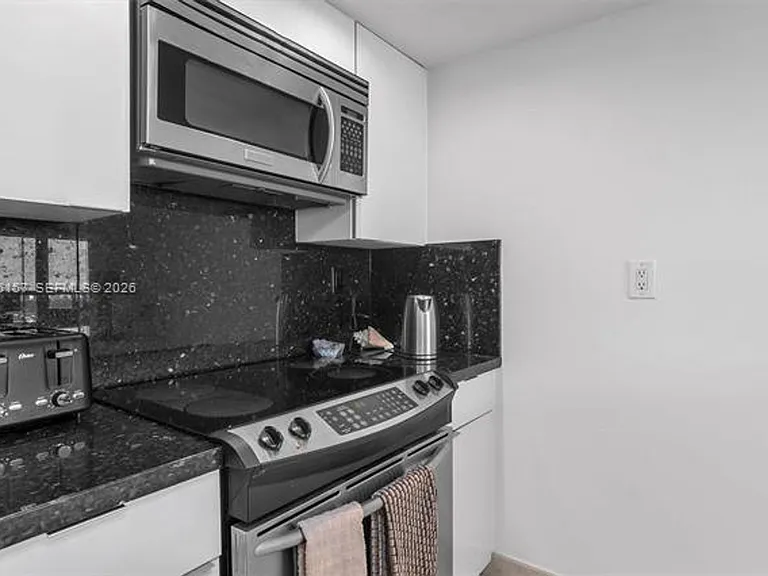1717 N Bayshore Dr #CU-A-3332 — Photo 7