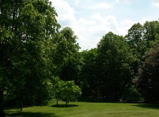 121 Callie Ln, New Stanton, PA 15672