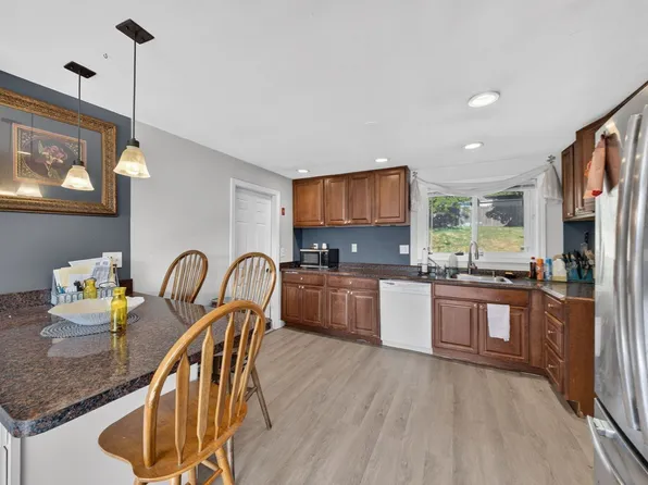 99 Connell Ave, Brockton, MA 02302