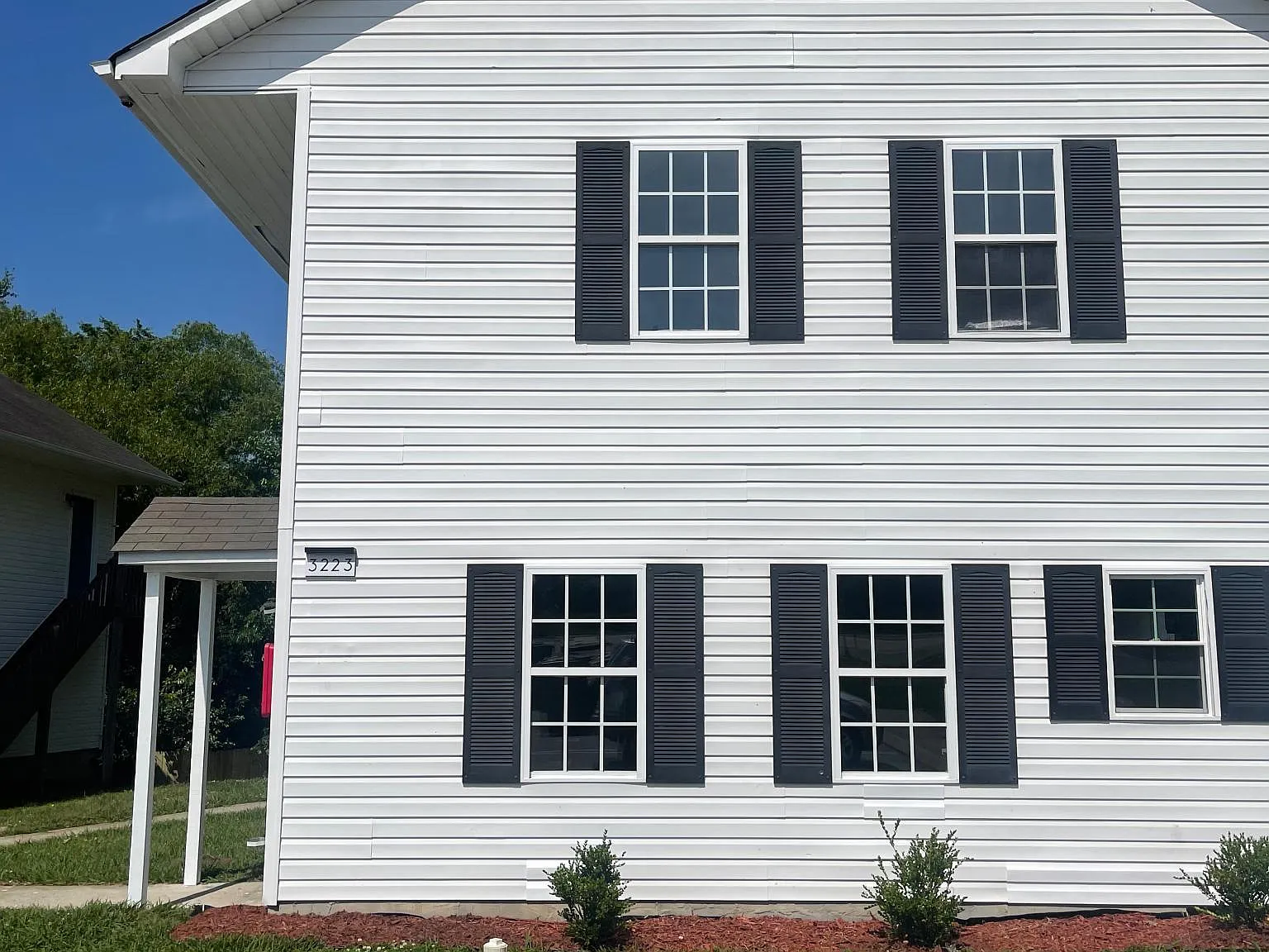 3221 Summit Ave — Photo 3