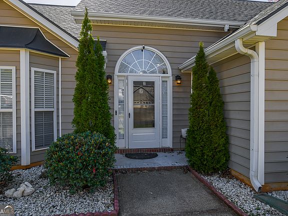 3rd image of 377 Dunagan Chase Dr
