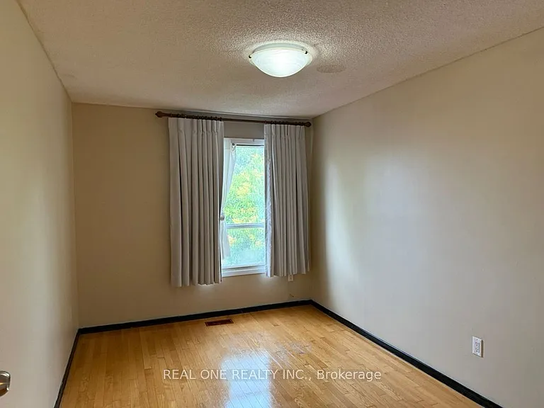 2 Maitland Dr — Photo 9