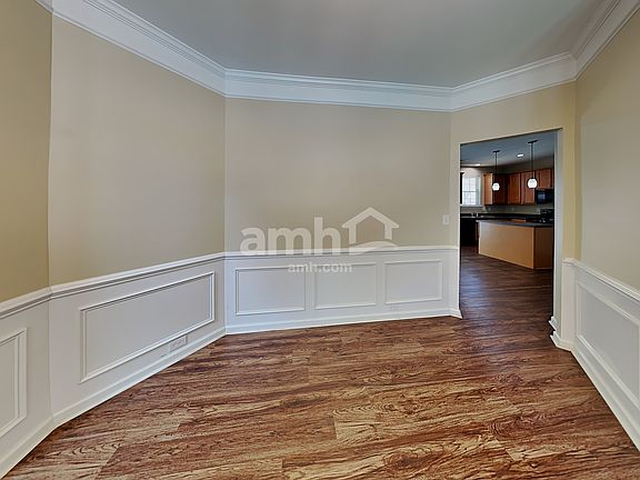 5th image of 540 Kingsmoor Dr