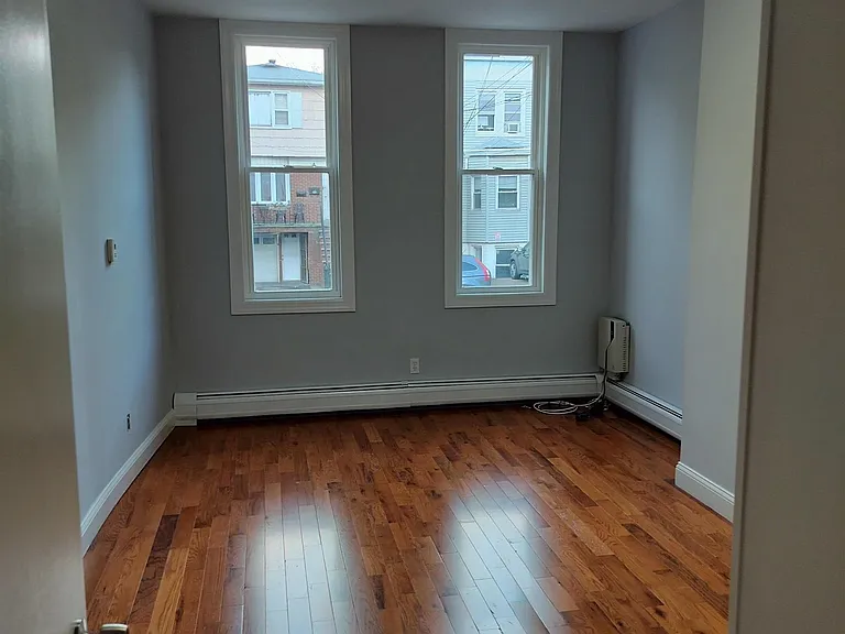 352 New York Ave #1/1L — Photo 1