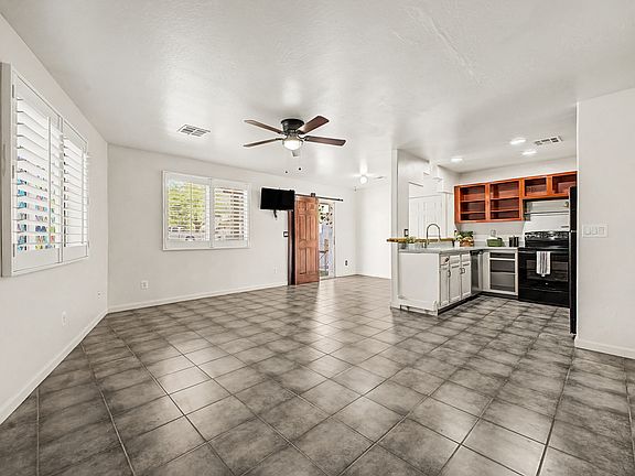 4th image of 6116 S Borego Rd APT B
