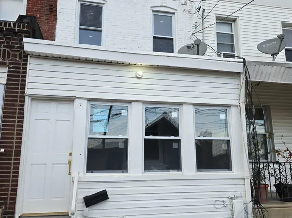 211 Spruce St, Darby, PA 19023