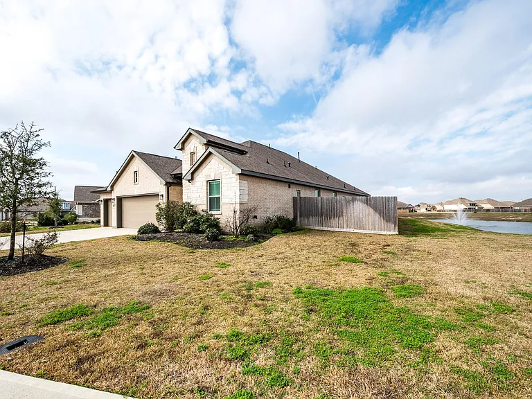 14231 Angelina Dr — Photo 2