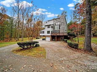 533 Amanda Dr, Matthews, NC 28104